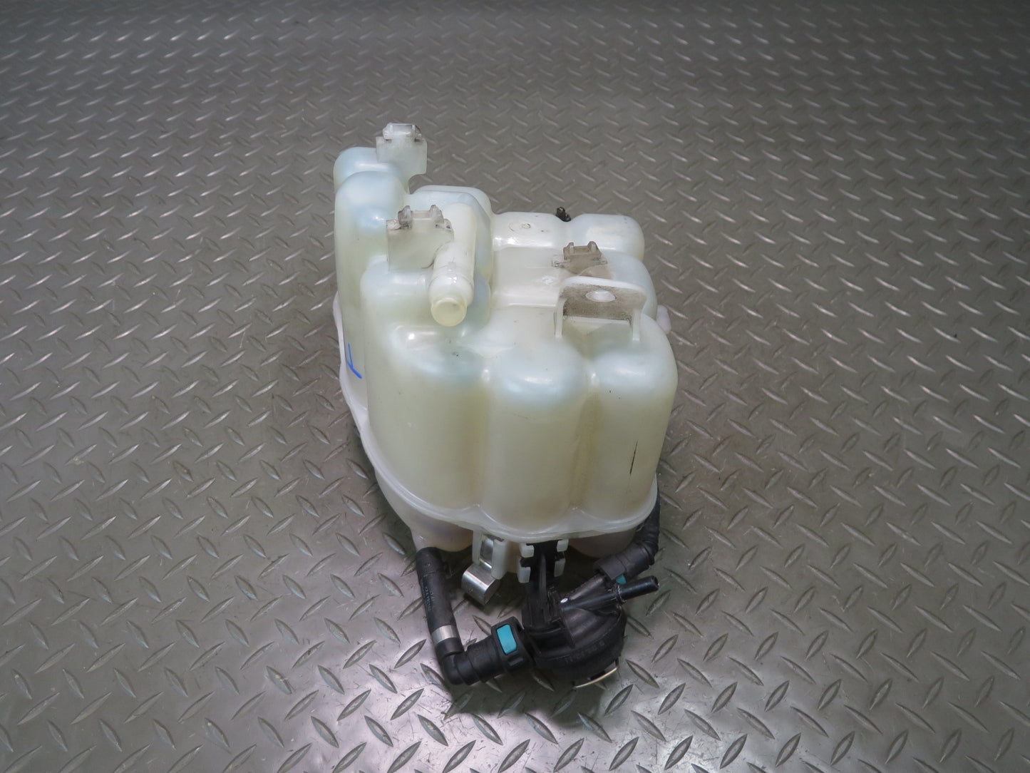 2011-2018 Porsche Cayenne 958 Engine Radiator Coolant Overflow Expansion Tank