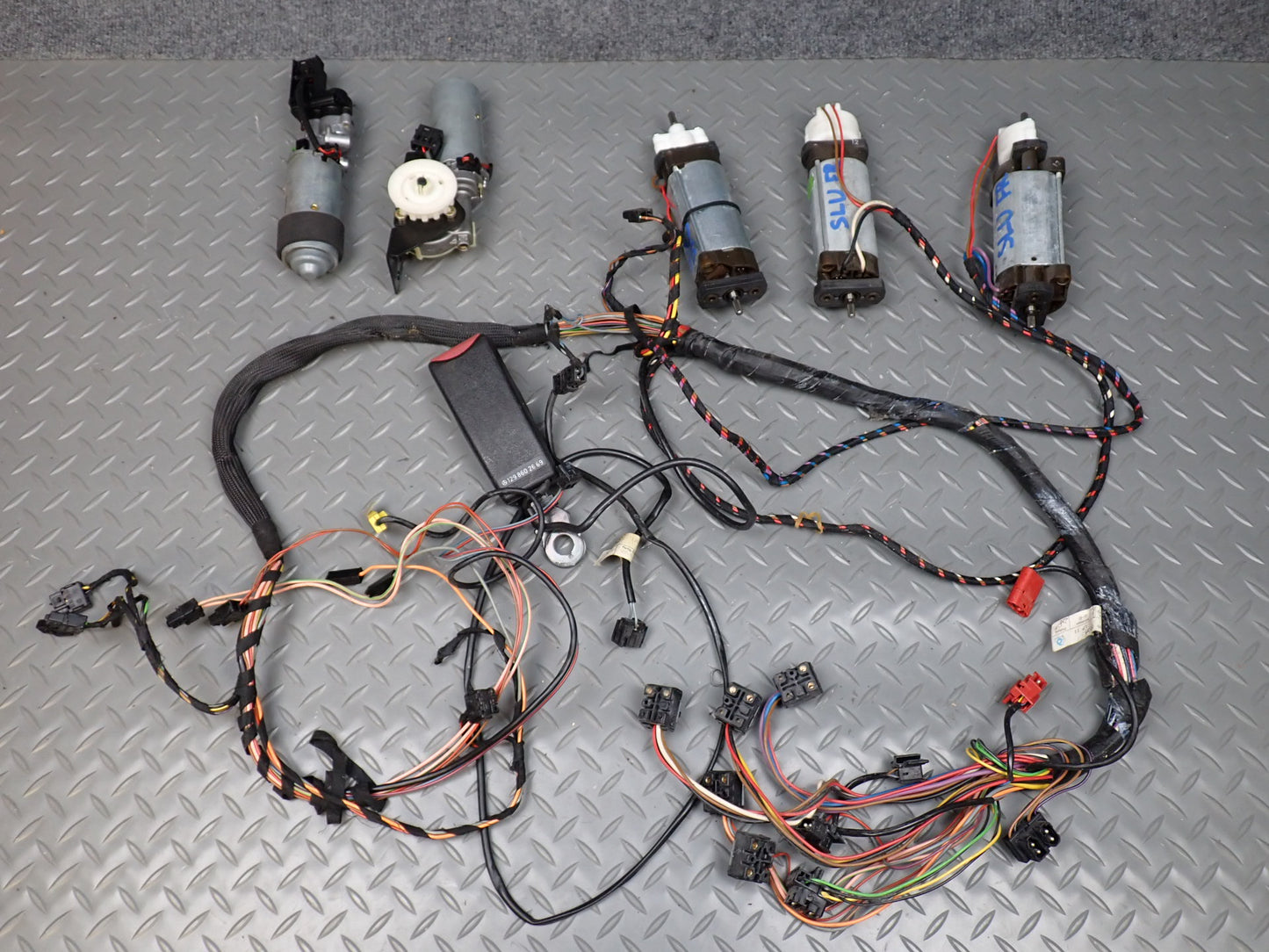 94-02 Mercedes R129 SL Front Right Seat Adjust Motor Wiring Tensioner Set OEM