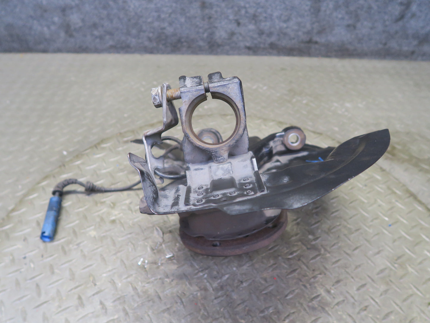 06-08 BMW E85 Z4 3.0Si N52 RWD Front Right Spindle Knuckle Wheel Hub Bearing OEM