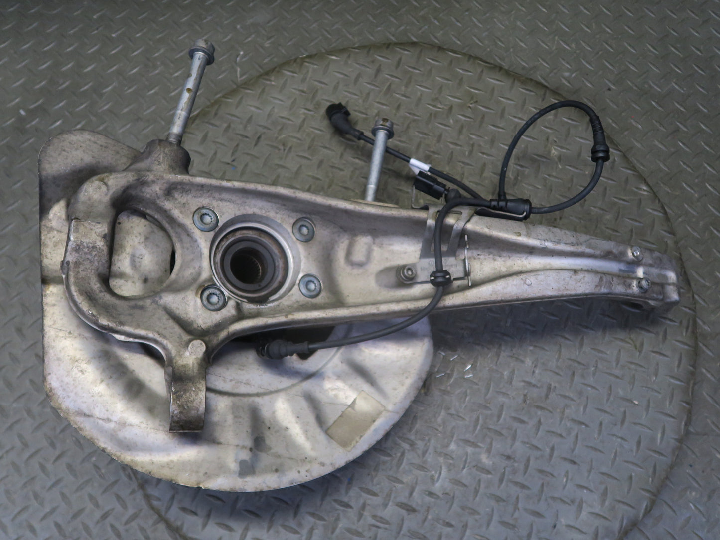 2011-2018 Porsche Cayenne 958 AWD Front Right Spindle Knuckle Wheel Hub Bearing