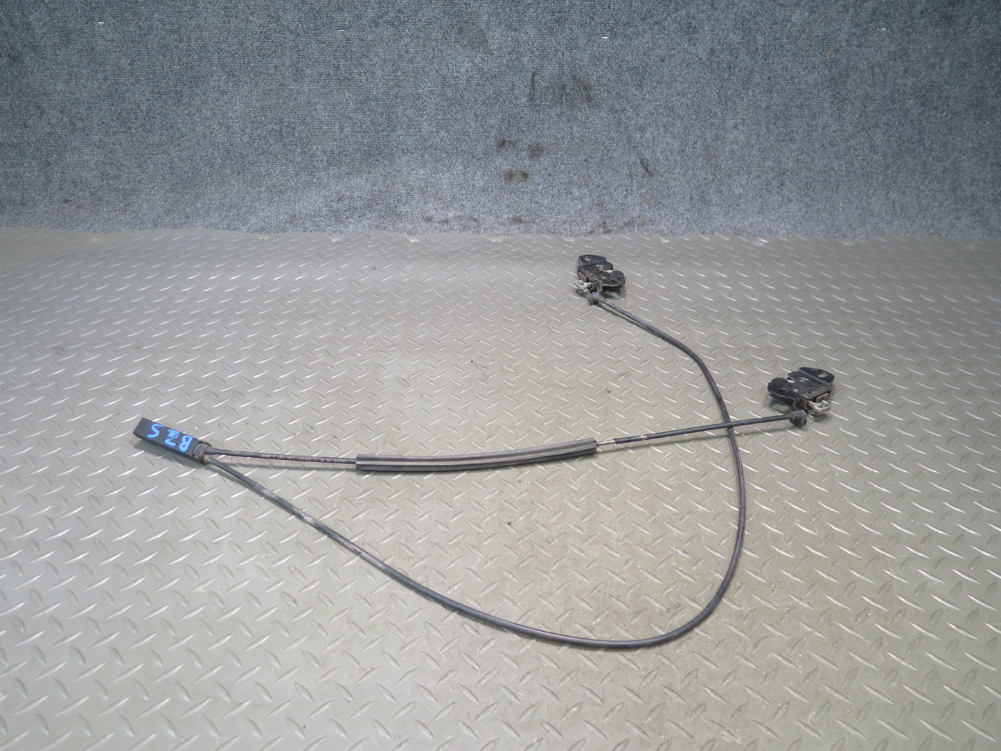 06-08 BMW E86 E85 Z4 Set of 2 Front Left & Right Hood Lock Latch w Cable OEM