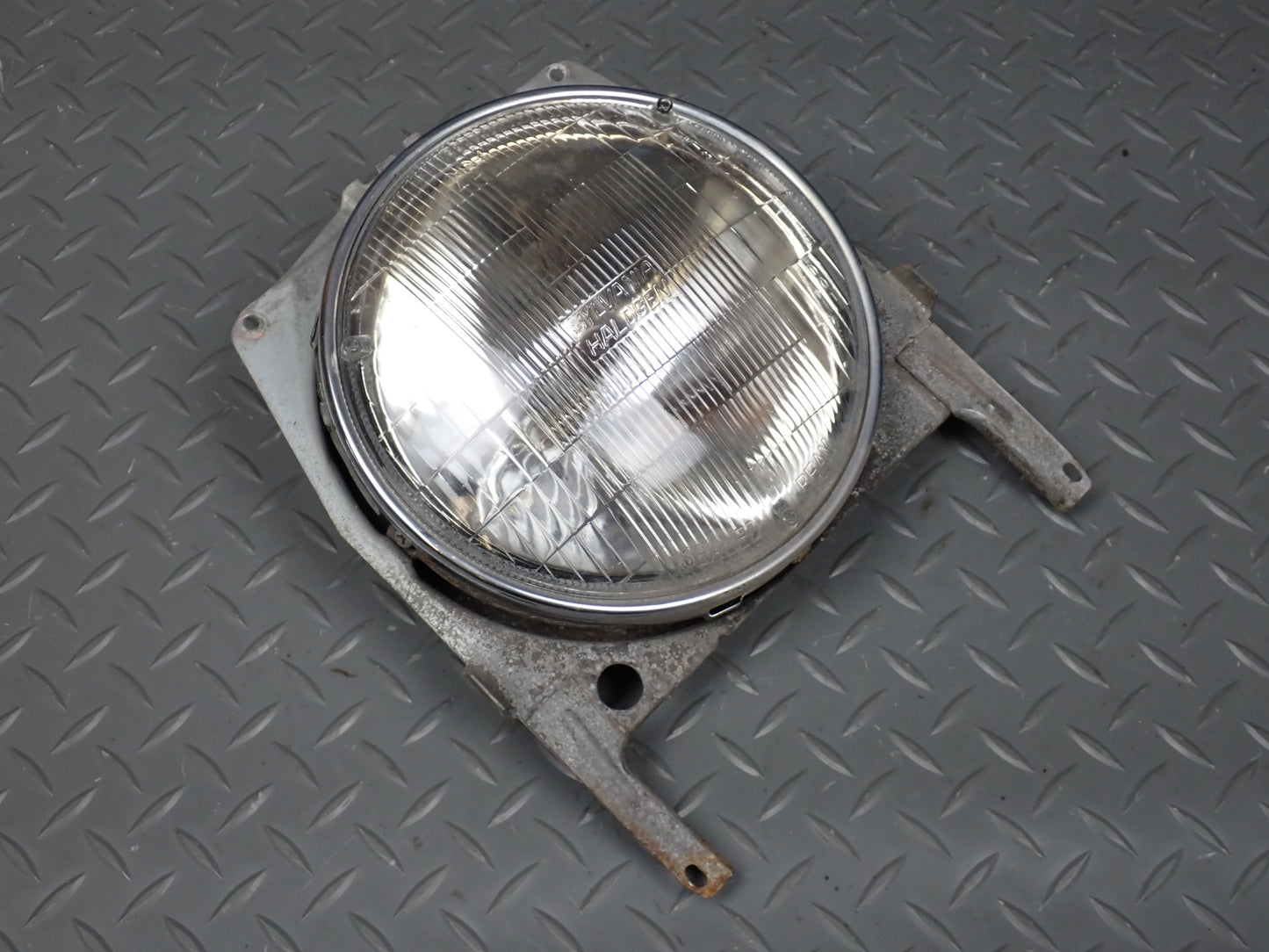 75-76 Mercedes W115 300D Front Right Headlight Lamp w Mounting Plate OEM