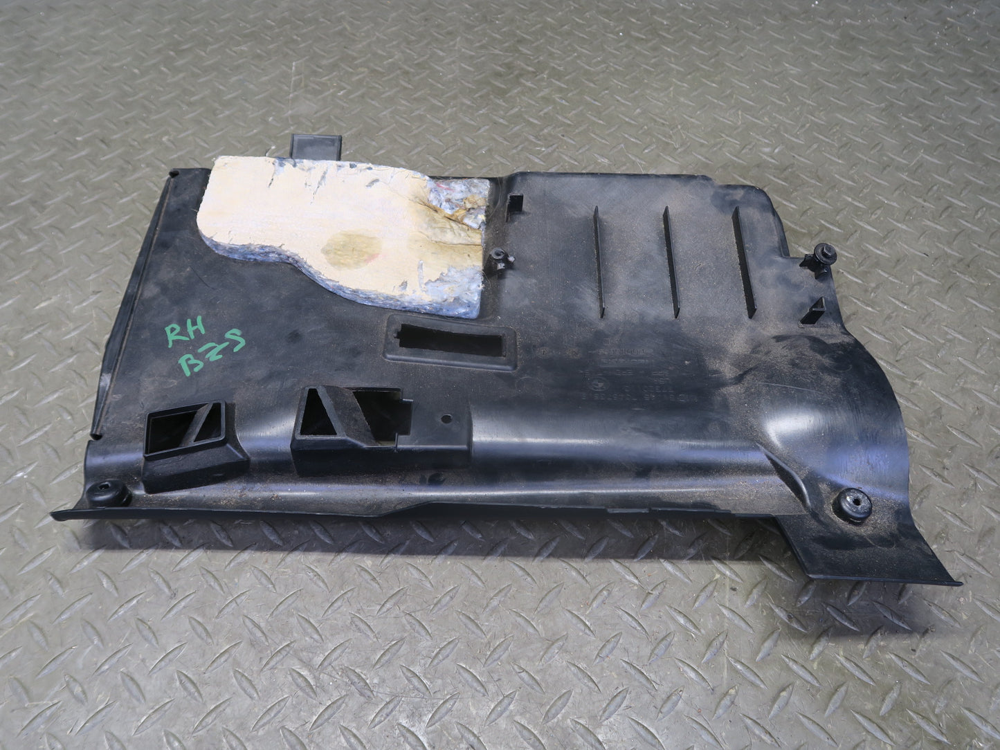 03-08 BMW E85 Z4 Set of 2 Under Dash Front Left & Right Trim Cover Panel OEM