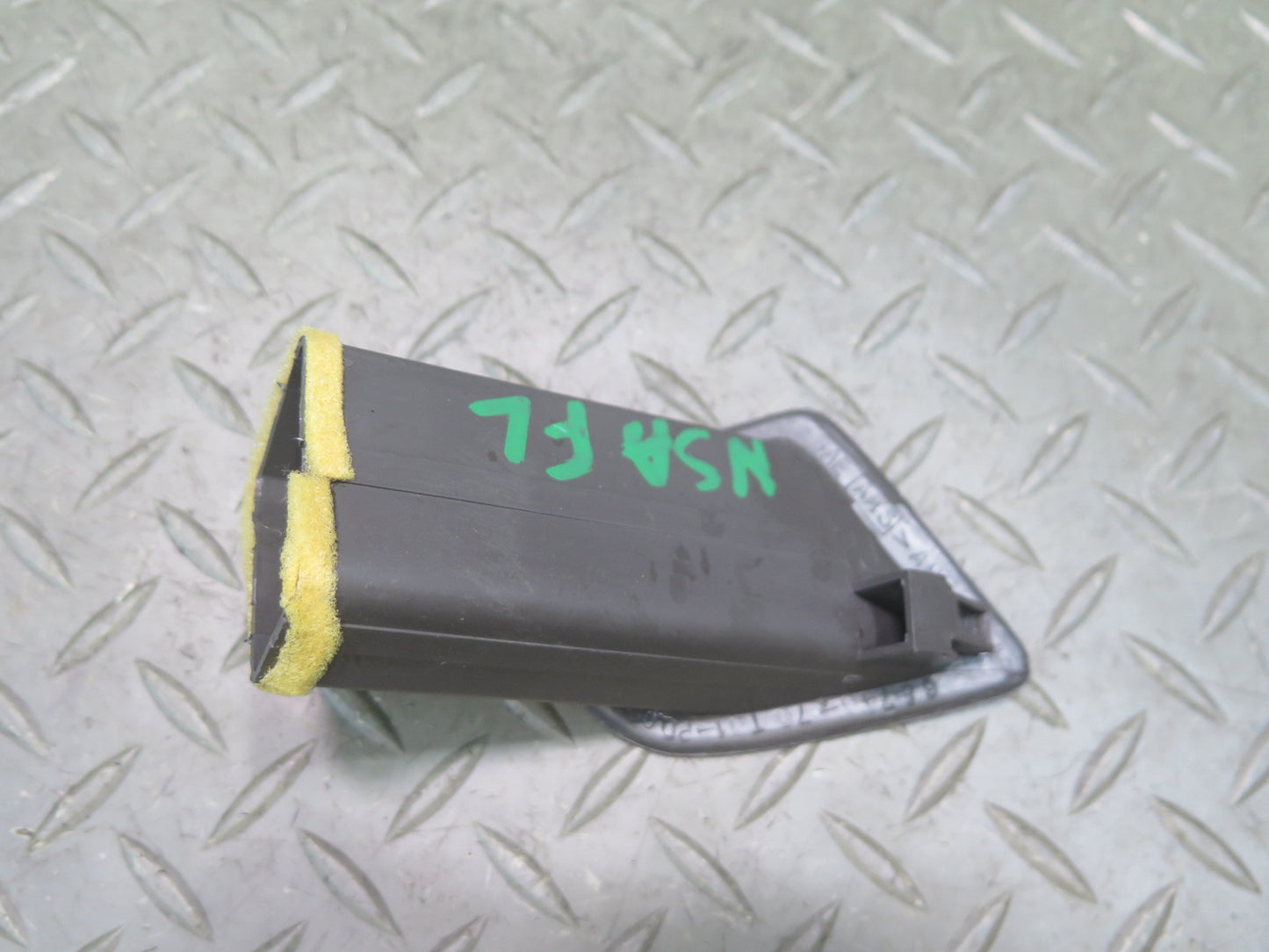 96-98 Nissan Stagea WGC34 Dash Front Right A/C Air Vent Grille OEM