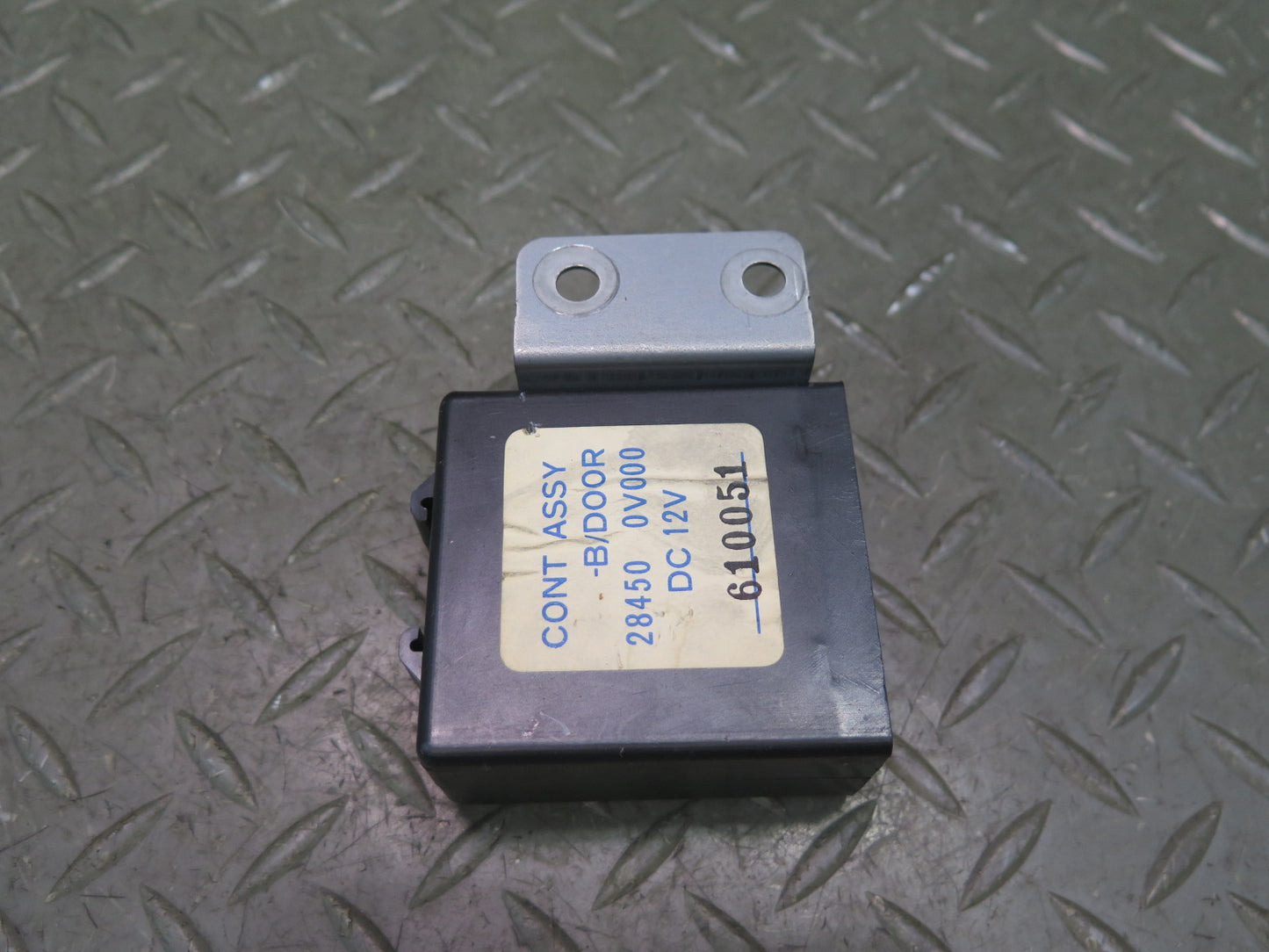96-98 Nissan Stagea WGC34 Door Lock Timer Module 28450-0V000 OEM