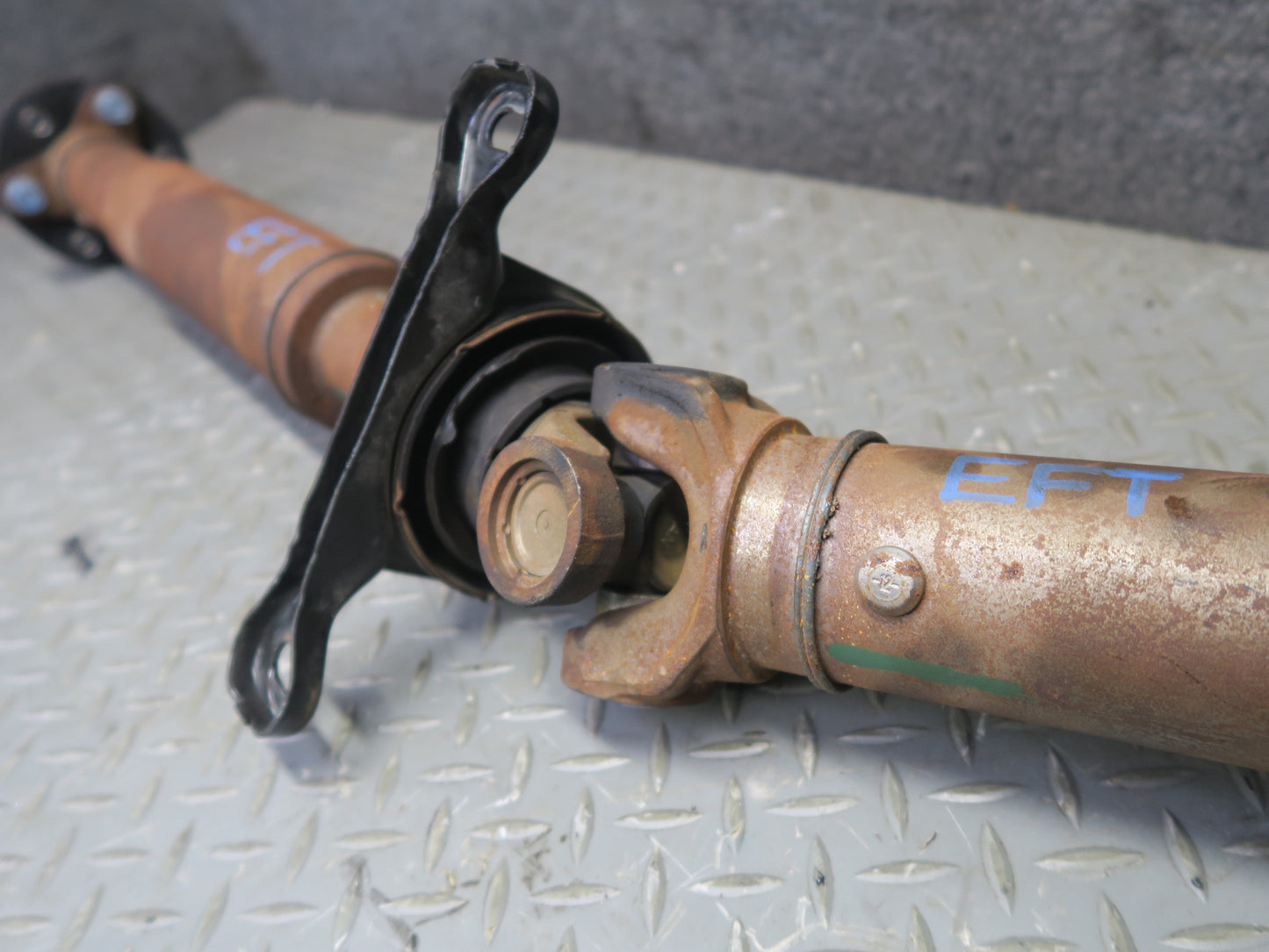 02-05 Ford Thunderbird A/T Rear Drive Shaft Driveshaft 33k Miles OEM