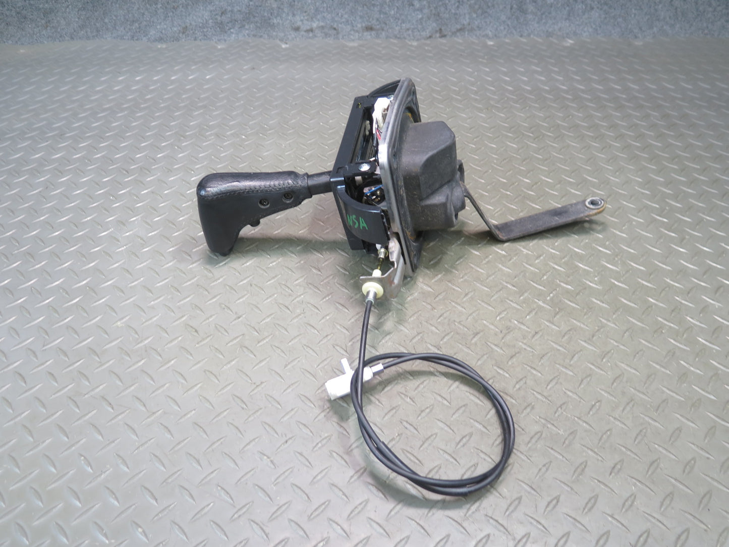 96-98 Nissan Stagea WGC34 A/T Automatic Transmission Gear Shifter Assembly OEM