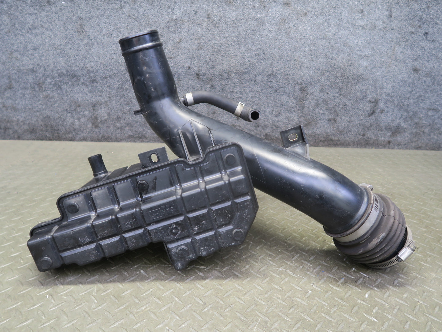 96-98 Nissan Stagea WGC34 RB25DE Intake Air Resonator Tube Pipe Line OEM