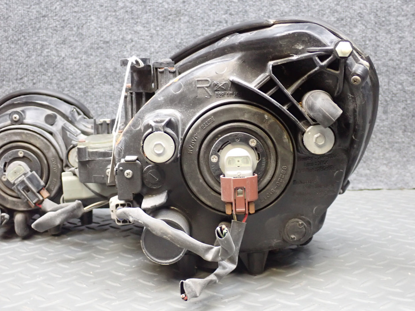 01-02 Lexus JZS160L GS300 GS430 Front Right Halogen Headlight Lamp OEM