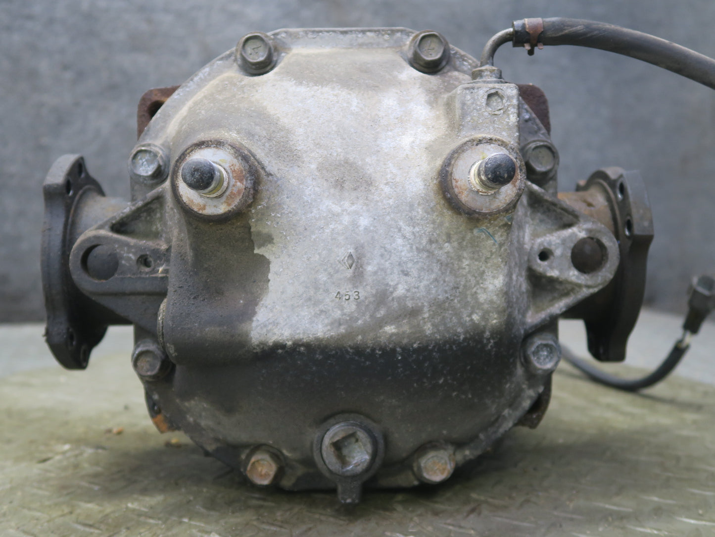96-98 Nissan Stagea WGC34 RB25DE RWD NA Rear Differential Carrier 4.08 Ratio OEM