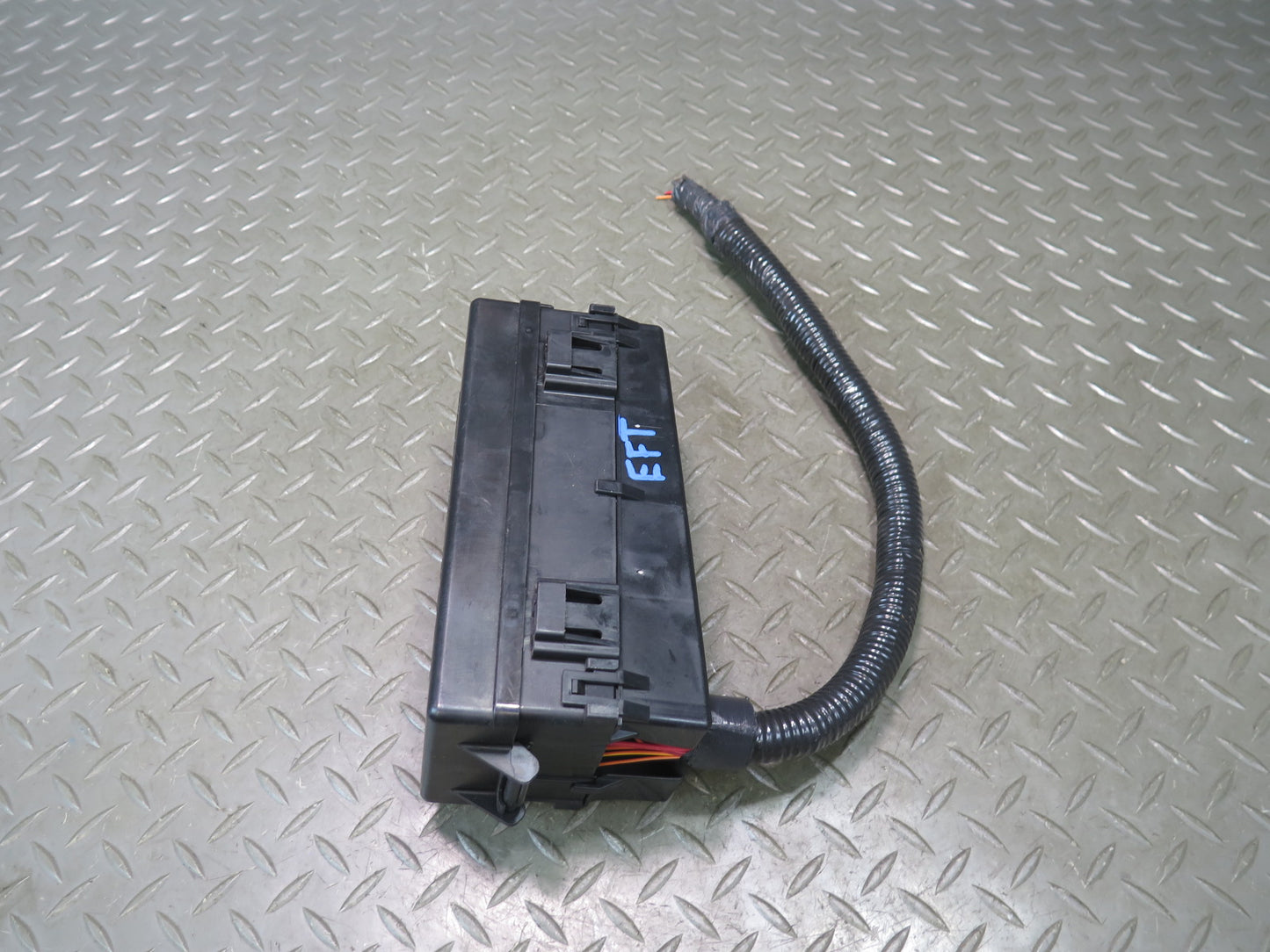 02-05 Ford Thunderbird Power Distribution Fuse Relay Box XW4T-14A003-A OEM
