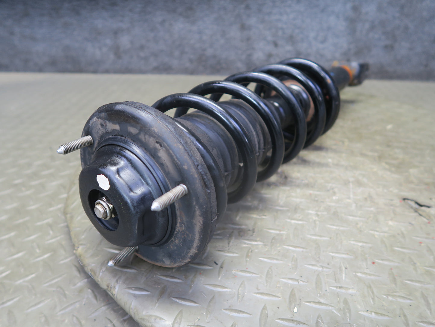 97-00 Lexus JZZ31L SC300 Set of 2 Rear Left & Right Strut Shock Absorber OEM
