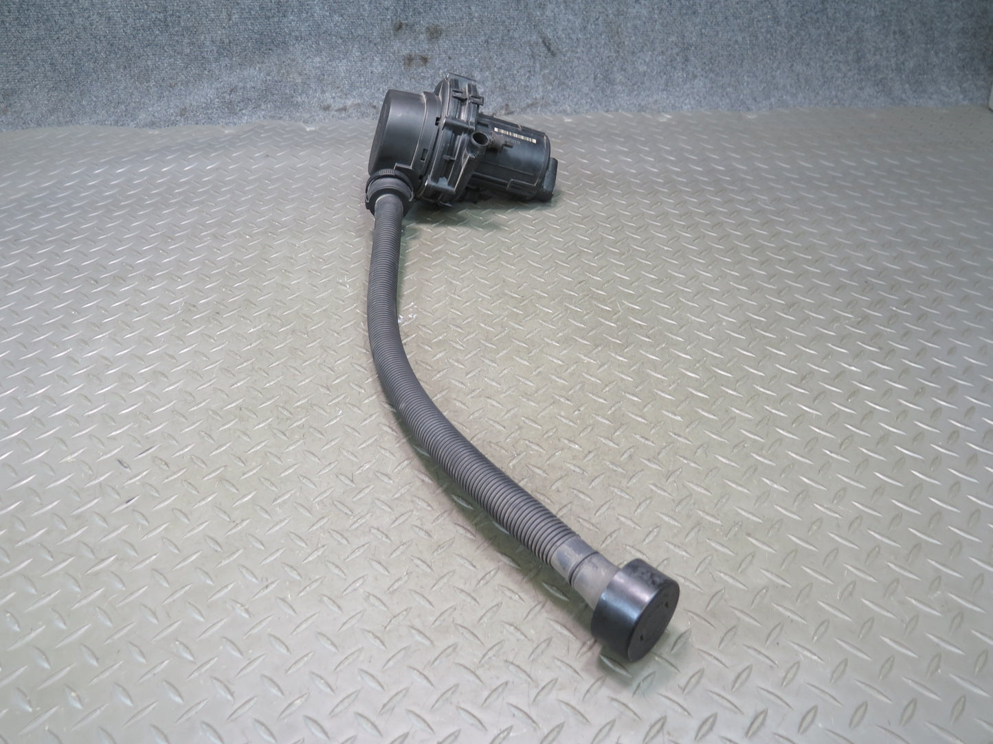 96-99 BMW E36 328iC 2.8L M52 Engine Secondary Air Injection Smog Pump OEM