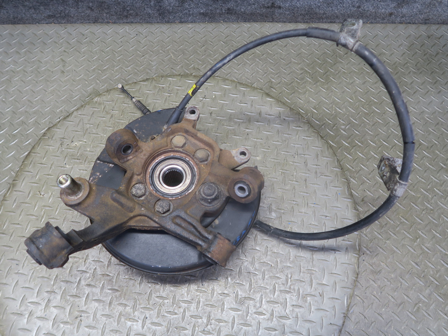 96-98 Nissan Stagea WGC34 Rear Right Spindle Knuckle Wheel Hub Bearing 33K OEM
