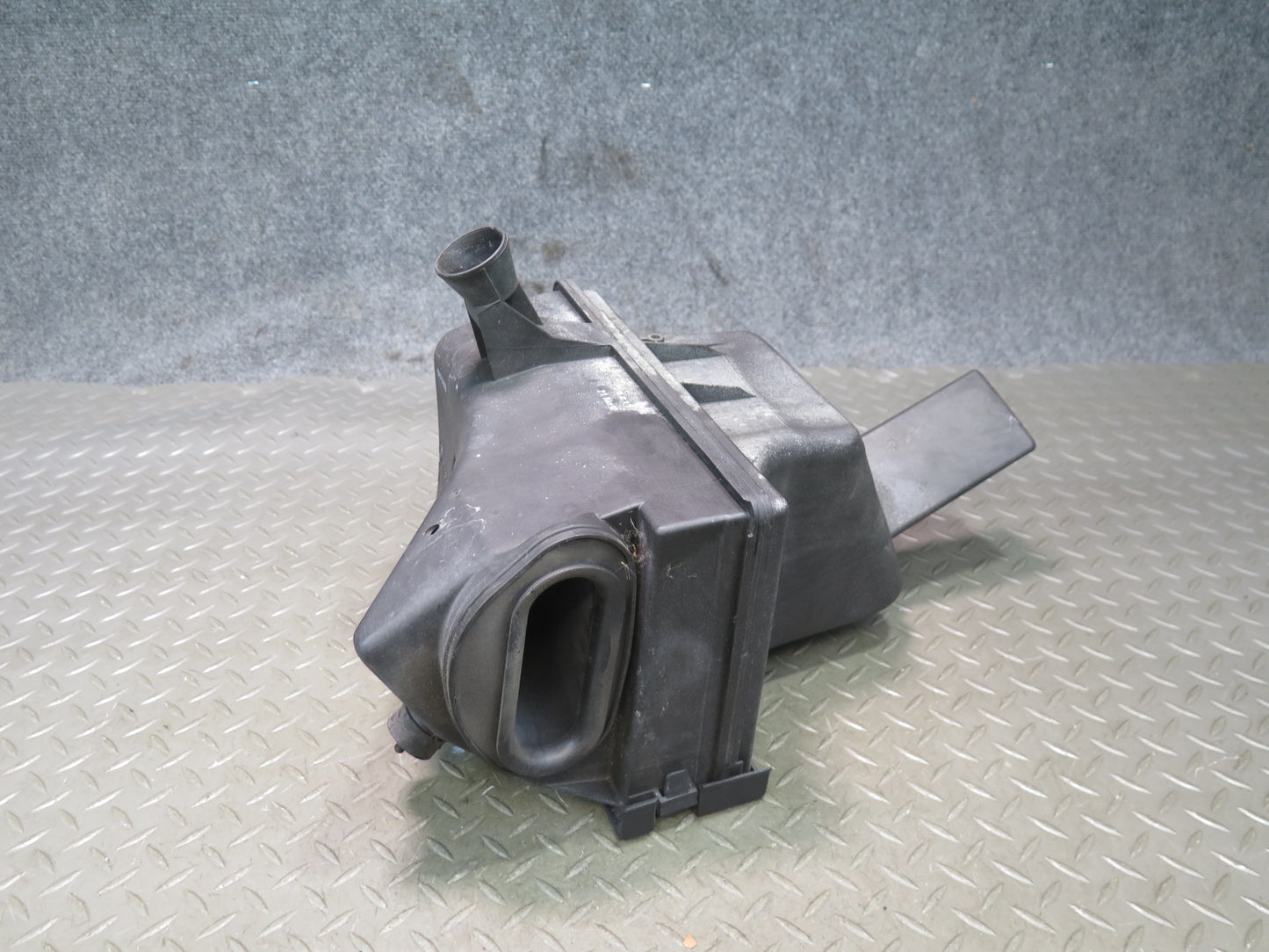 96-99 BMW E36 328iC Air Intake Cleaner Filter Box 1730897 OEM