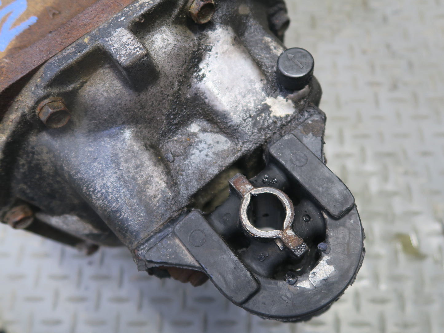 1983 Datsun Nissan 280ZX S130 AT Turbo Rear Differential Carrier 3.545 Ratio OEM