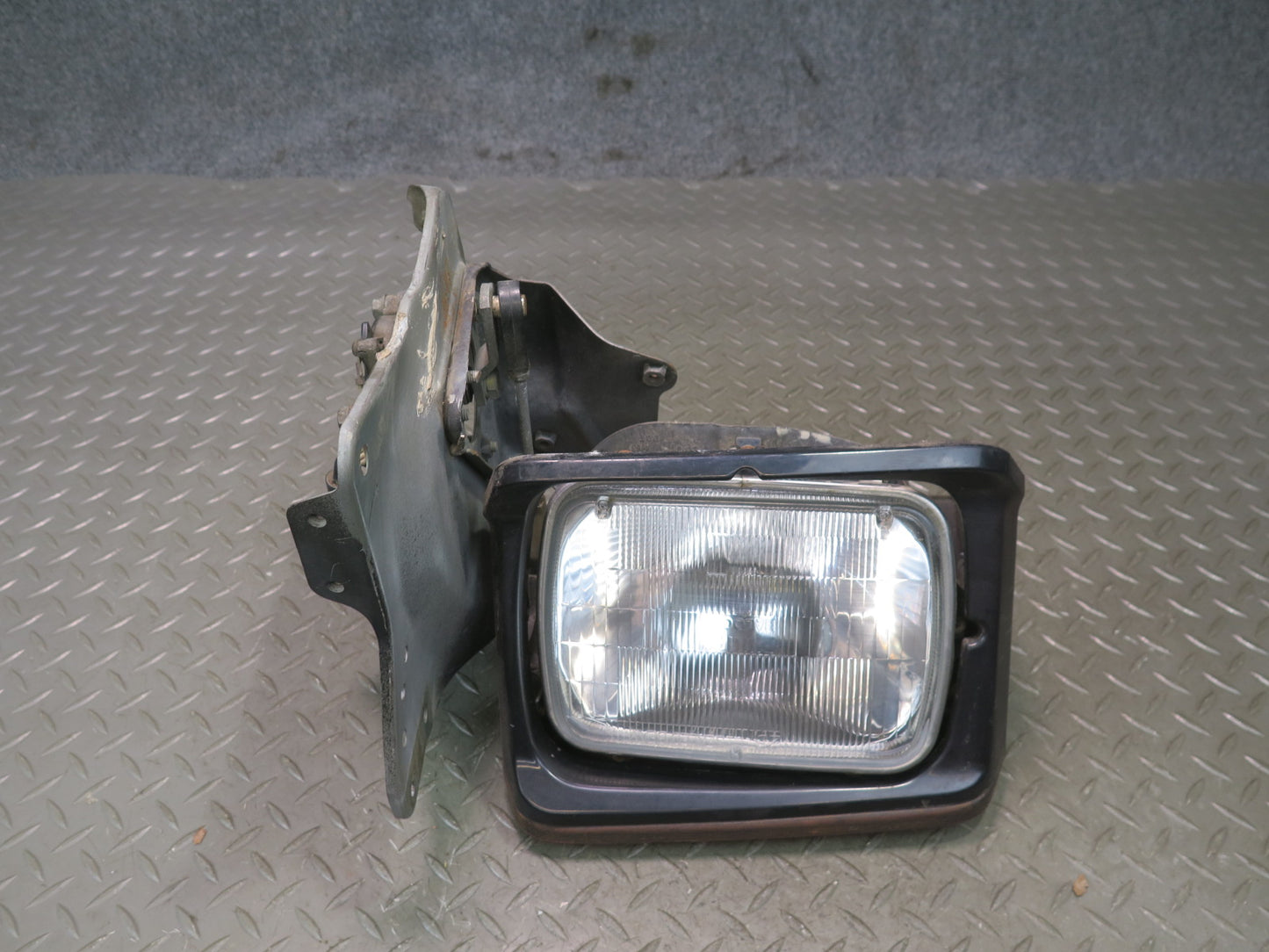 86-87 Toyota Supra MA70L Front Right Headlight POP UP Lamp w Cover & Motor OEM