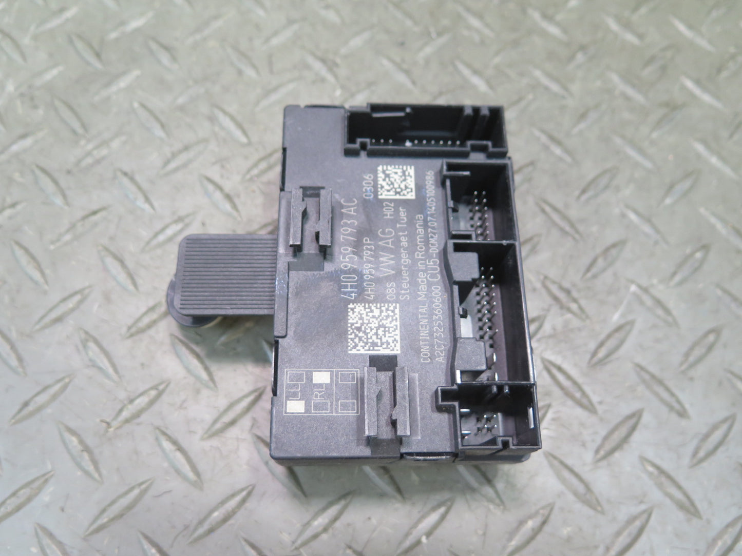 2015-2018 Porsche Macan Front Left Door Control Module 4H0959793AC