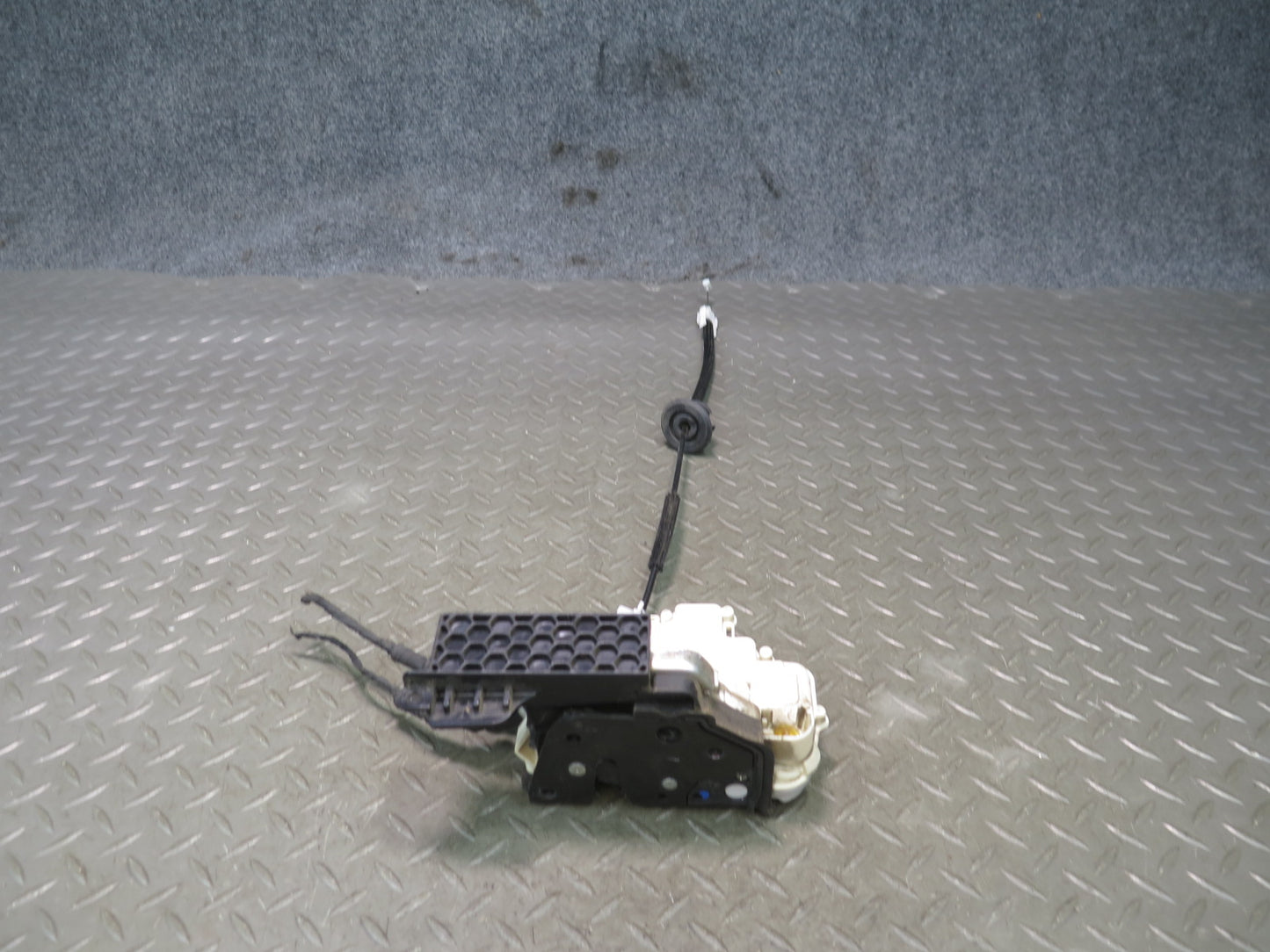 2015-2025 Porsche Macan Front Left Driver Side Door Lock Latch Actuator