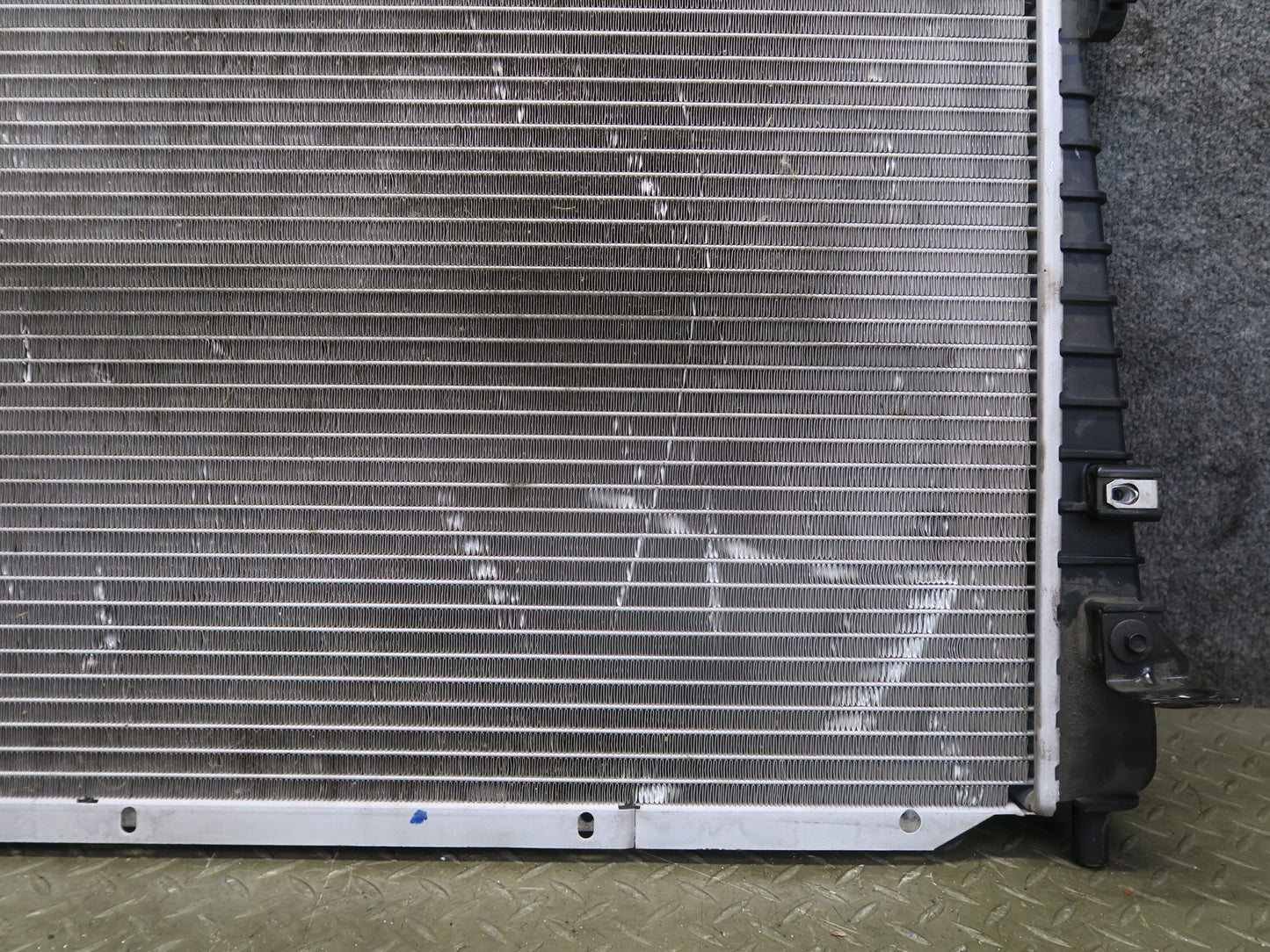 02-05 Ford Thunderbird 3.9L Engine Cooling Radiator 33K Miles OEM