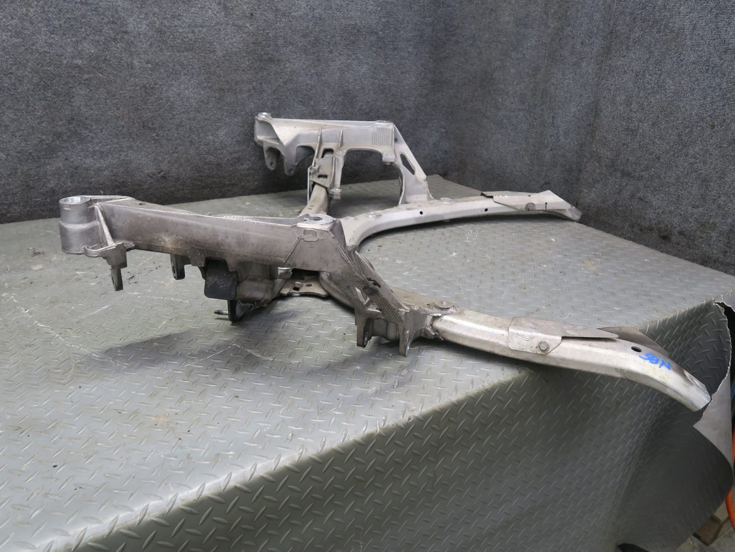 2007-2010 BMW E64 M6 Convertible Front Suspension Sub Frame Crossmember Carrier