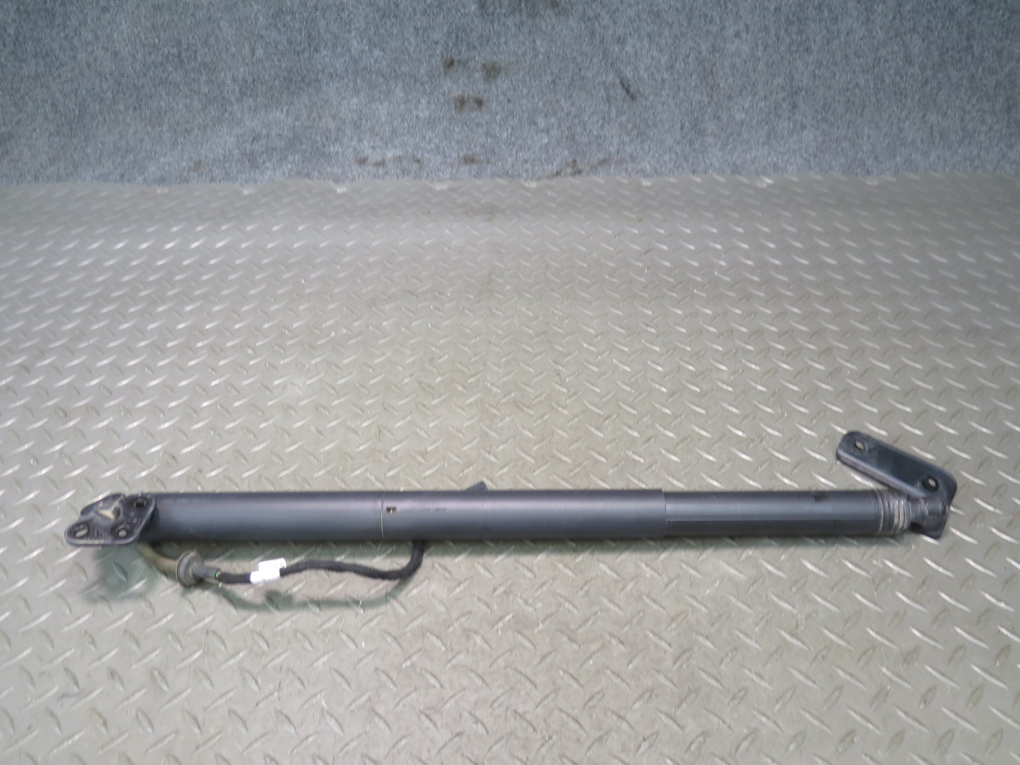 2015-2018 Porsche Macan Rear Left & Right Power Hatch Liftgate Strut Shock Set