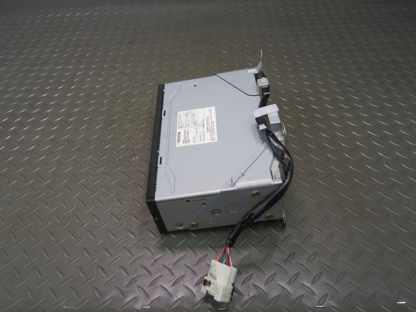 2004 Lexus UZJ100L LX470 Multi-disc CD Changer Audio Player 86270-60112