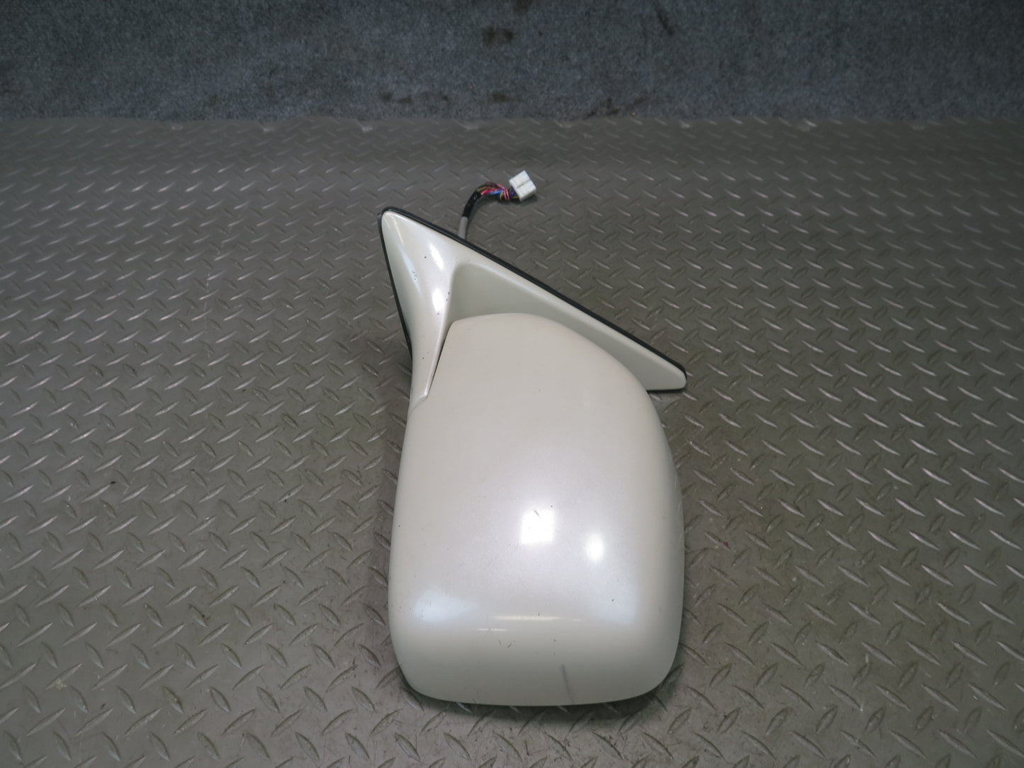 2003-2005 Lexus UZJ100L LX470 Left Door Heated Exterior Side View Power Mirror