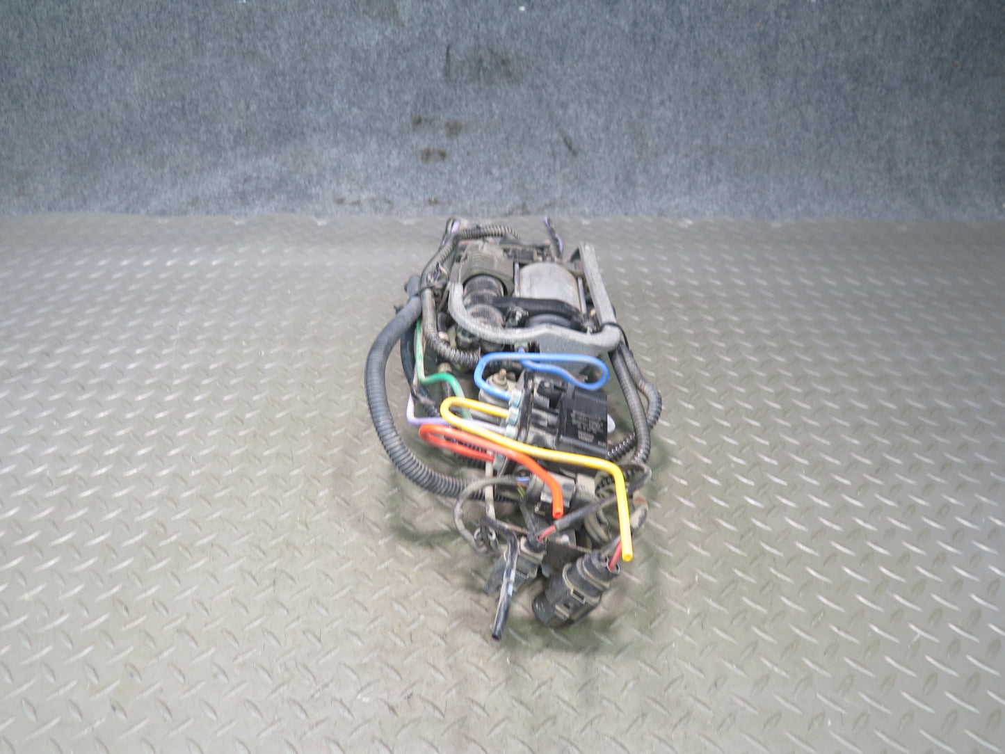2015-2018 Porsche Macan Air Ride Suspension Compressor Pump W/ Valve Assembly