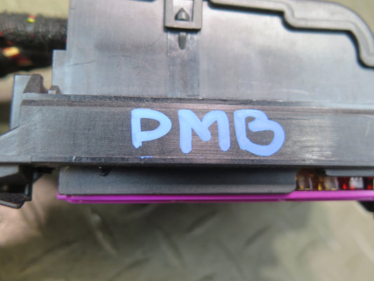 2015-2018 Porsche Macan Turbo Engine Power Distribution Fuse Box
