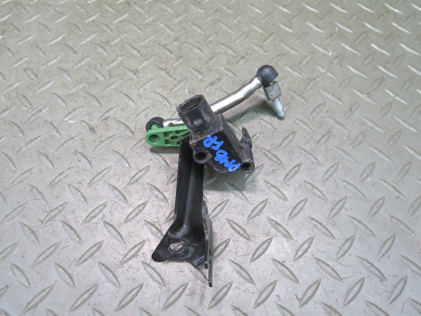 2015-2025 Porsche Macan Front Right Left Side Suspension Height Level Sensor Set