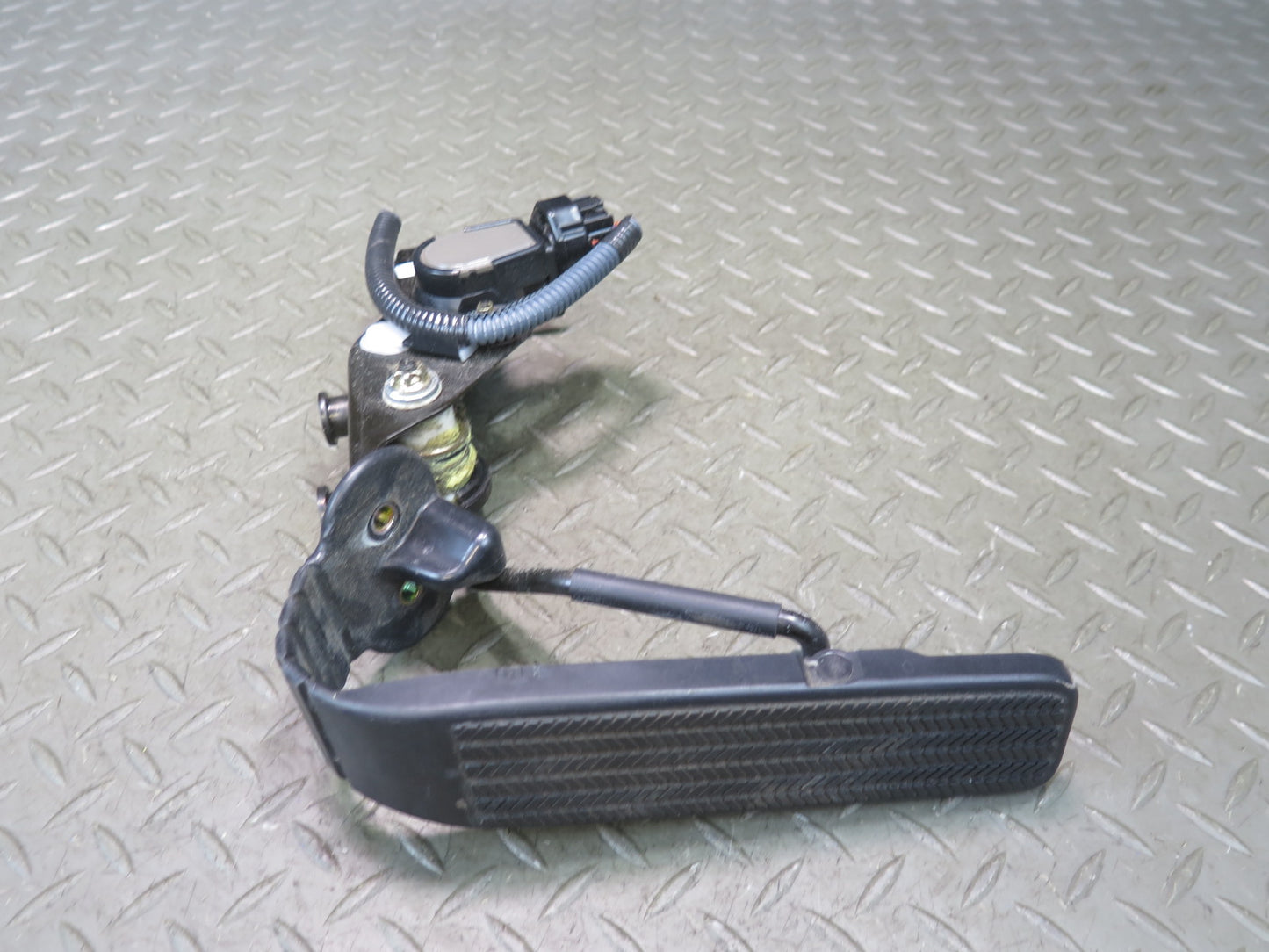 02-06 Lexus UCF30L LS430 Gas Acceleration Peadal w Sensor OEM