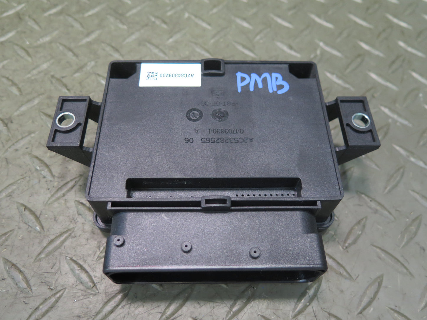 2015-2018 Porsche Macan Parking Brake Control Module 95B907801B