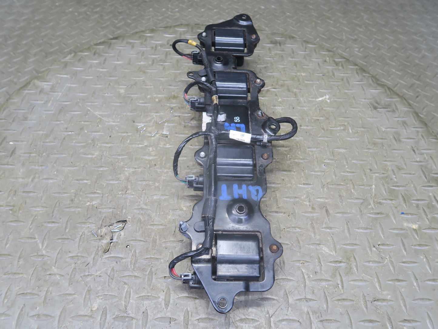 2003-2007 Hummer H2 6.0L Ignition Coil Pack Set w Bracket 12569188