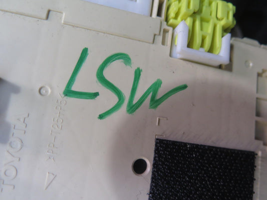 04-06 Lexus UCF30L LS430 Front Right Fuse Relay Junction Box Module OEM