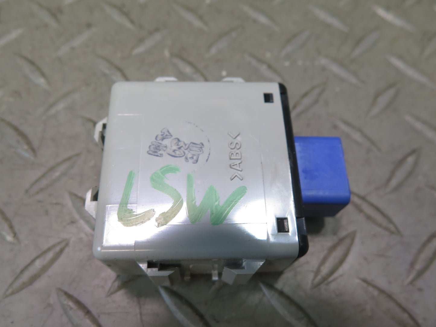 04-06 Lexus UCF30L LS430 Power Steering Control Module 89650-50120 OEM