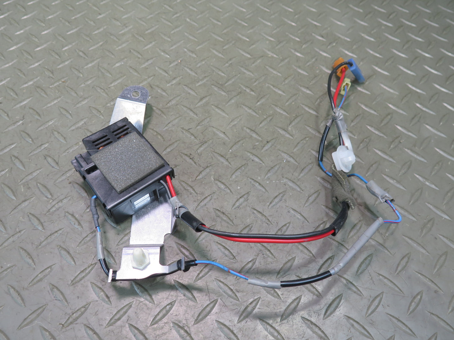 01-06 Lexus UCF30L LS430 Rear Windshield Defrost Defogger Control Module OEM