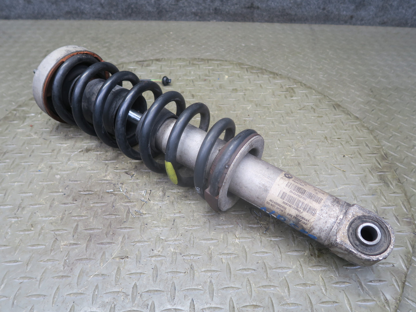 2007-2010 BMW E64 M6 Convertible Rear Left & Right Strut Shock Absorber Set of 2