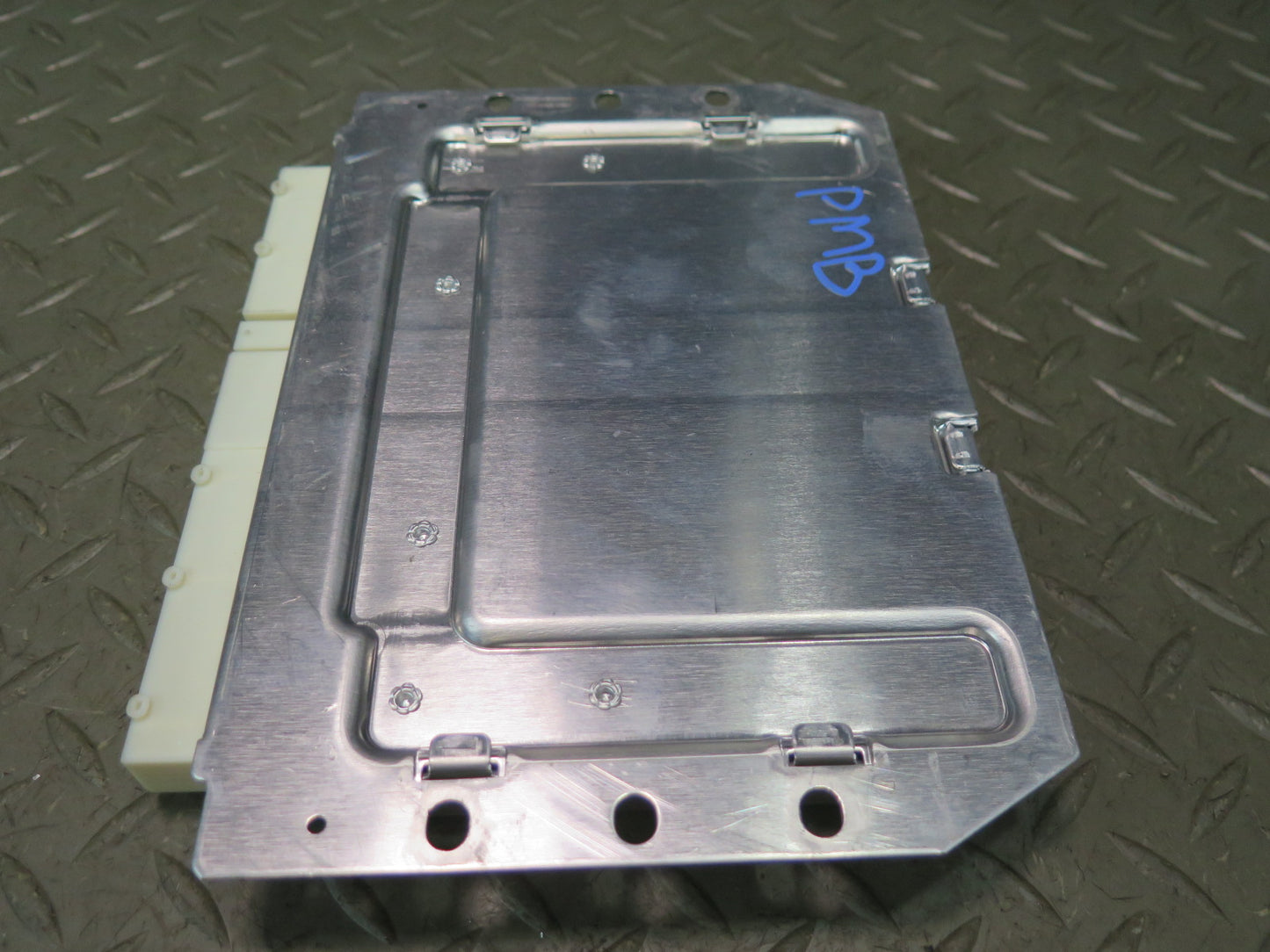 2015-2018 Porsche Macan Air Suspension Control Module 95B907553F