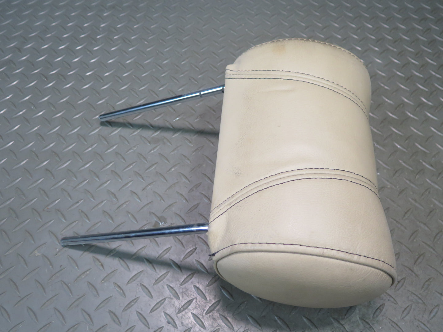 02-05 Ford Thunderbird Set of 2 Front Left & Right Leather Headrest OEM