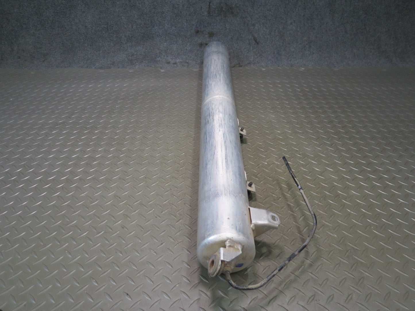 2015-2025 Porsche Macan Air Suspension Self Leveling Accumulator Tank 95B616201A
