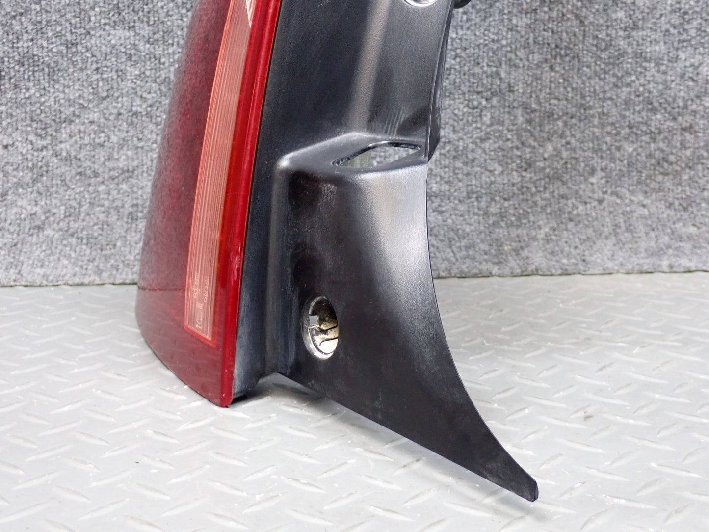 2004-2009 Cadillac XLR Rear Left Driver Side Brake Tail Light Lamp