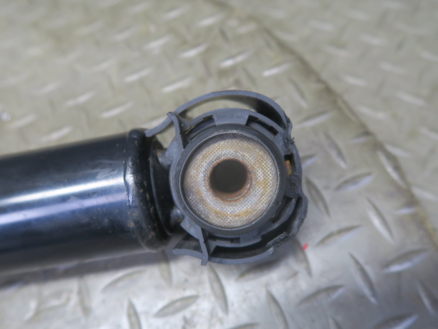 2015-2018 Porsche Macan Rear Left & Right Side Strut Shock Absorber Set
