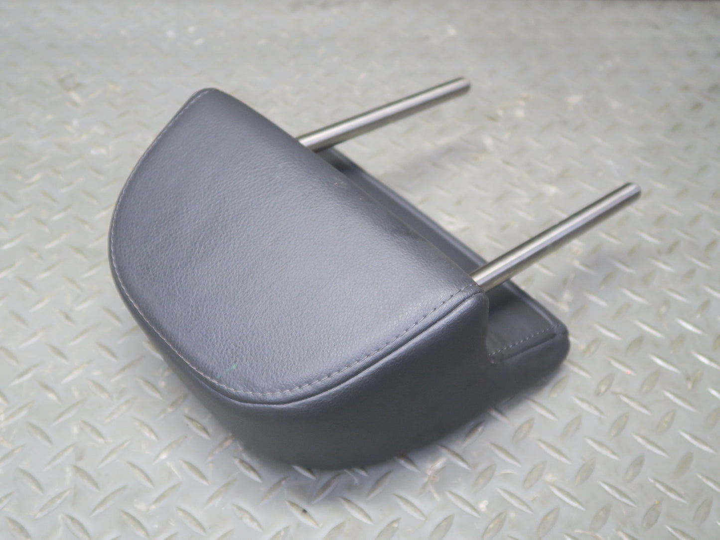 2008 VW Golf MK5 R32 2-DOOR Set of 3 Rear Sport Seat Leather Headrest OEM