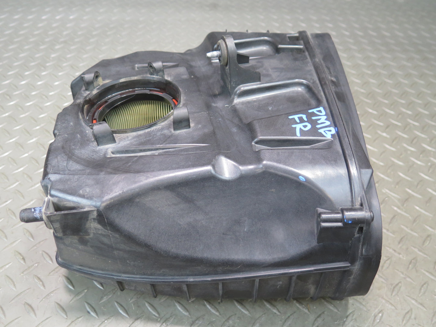 2015-2018 Porsche Macan Turbo Right Passenger Side Air Filter Cleaner Box