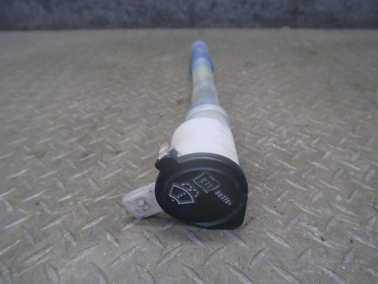 1998-2007 Lexus UZJ100L LX470 Windshield Washer Fluid Reservoir Tank Neck Pump