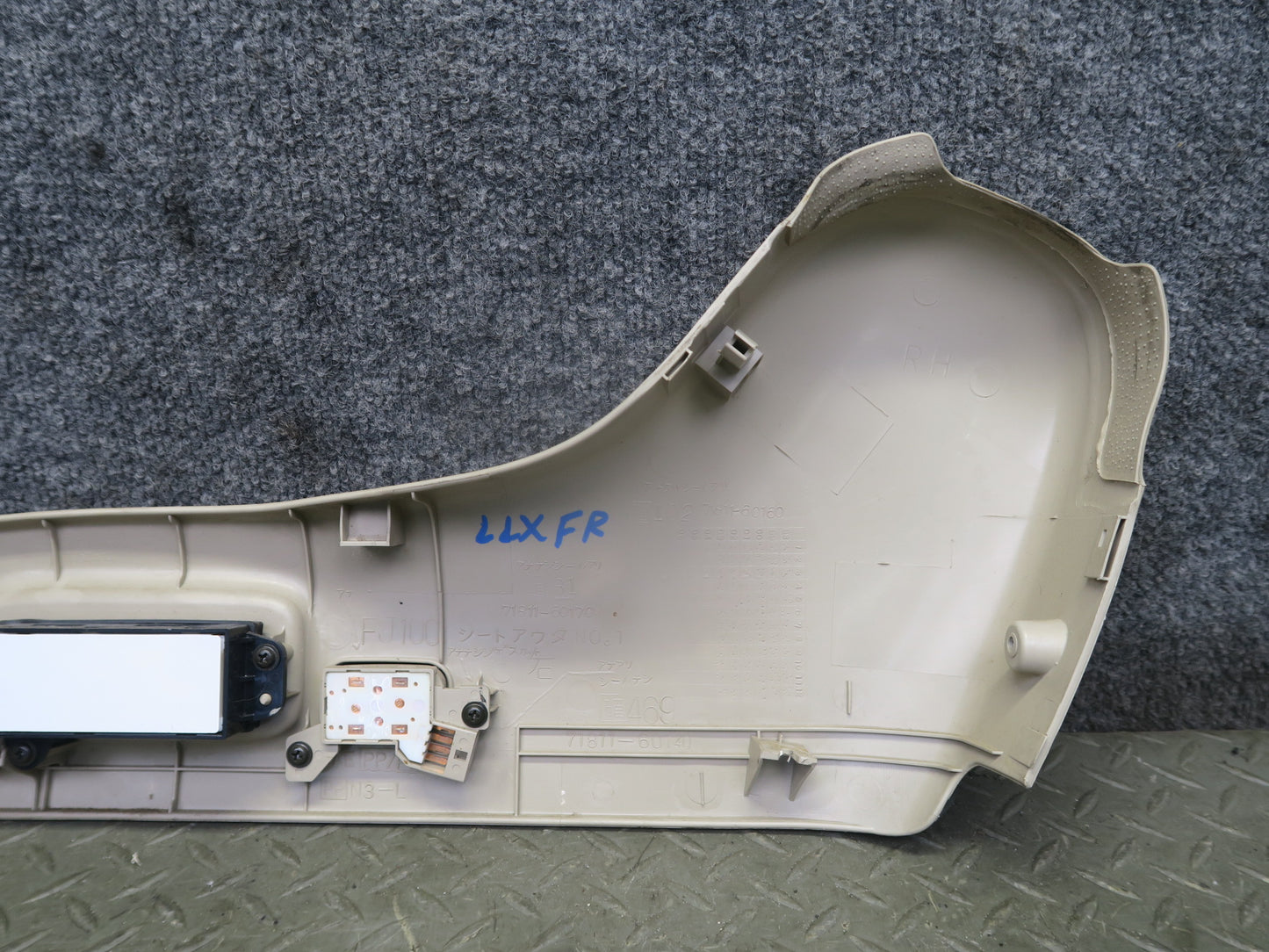 1998-2007 Lexus J100 LX470 Front Right Seat Side Trim Cover Panel w Switches