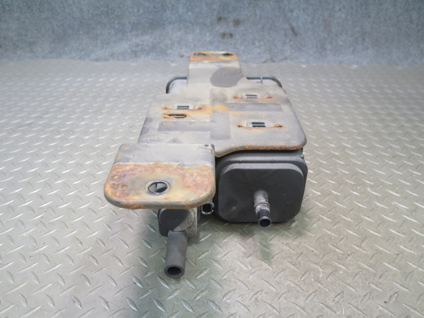 07-10 Jeep Wrangler JK Fuel Evap Vapor Charcoal Canister OEM