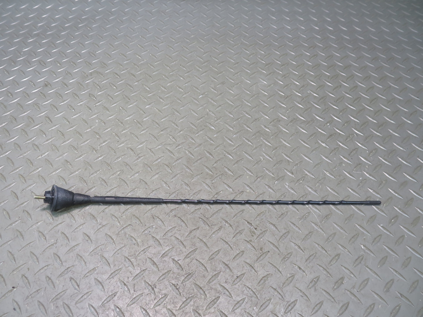 01-06 BMW E46 330ci Convert Rear Exterior Radio Antenna w Base & Amplifier OEM