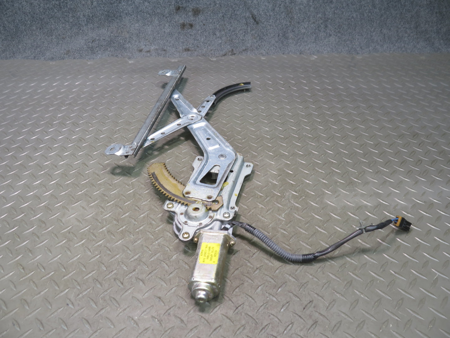95-97 Nissan Gloria Cedric HY33 Rear Left Door Window Regulator w Motor OEM